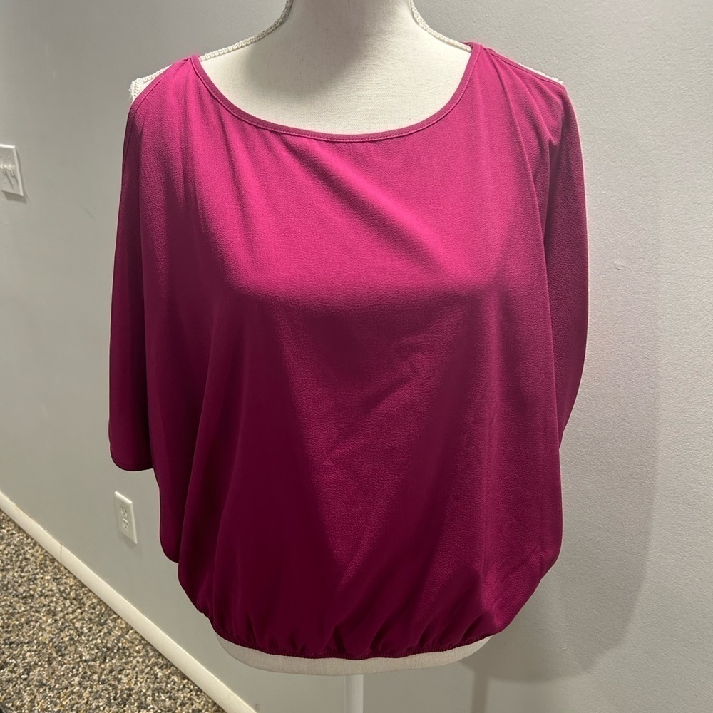 {Iz Bayer} Women’s 3/4 Sleeve Cold Shoulder Blouse